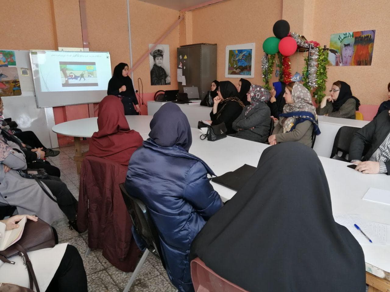 کارگاه آموزش خانواده با موضوع نافرمانی کودکان توسط خانم سارا رمضانی مشاور مدرسه